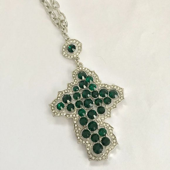 Celtic Cross Necklace Green Crystals Simulated Emeralds Silver Rhodium Plated - Picture 4 of 11